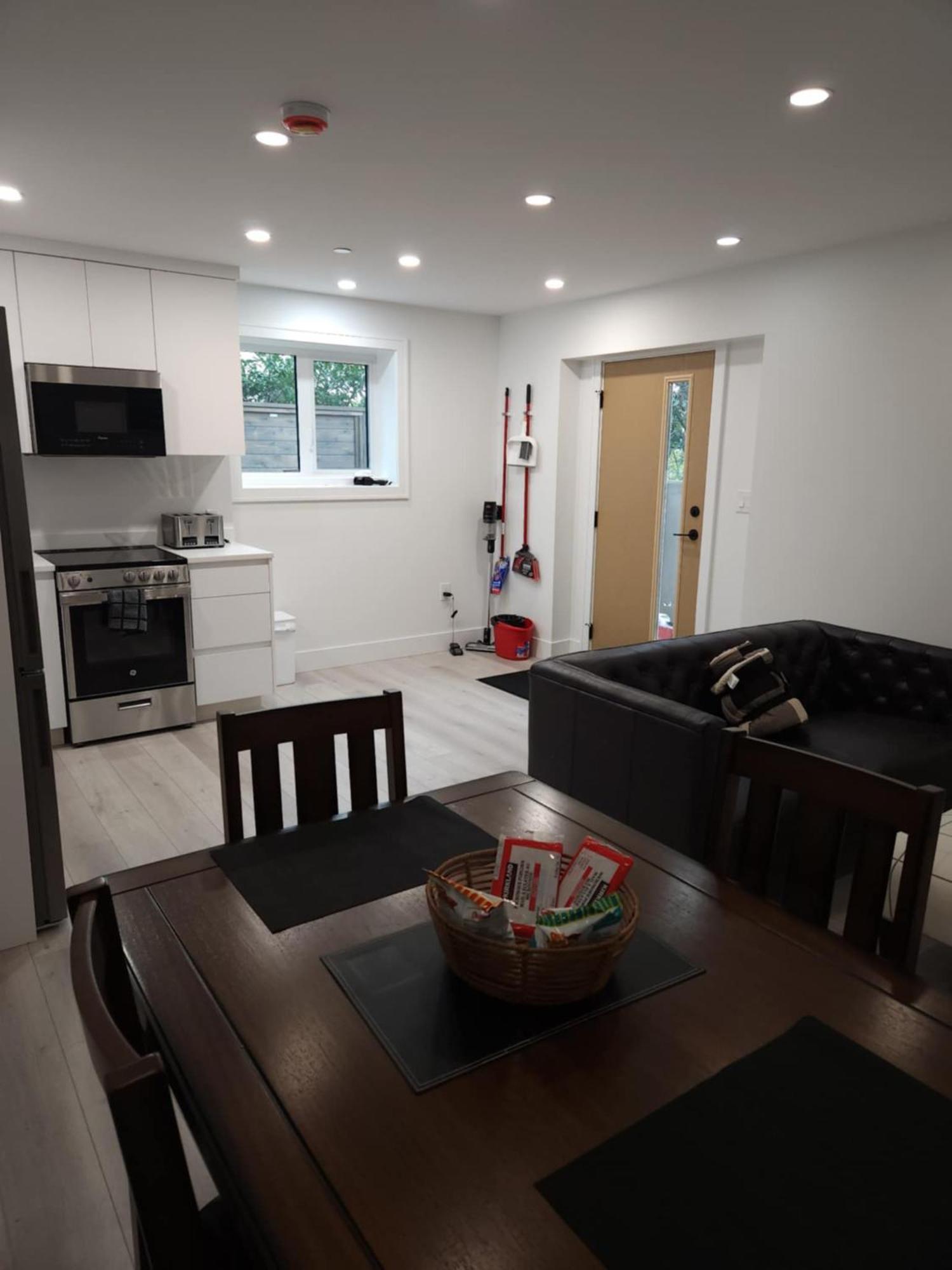 Signature Elegant Private Entrance Condo 1Br Haven Vancouver Exterior photo